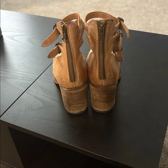 Freebird by Steven Randi size 8 tan - Picture 3 of 7